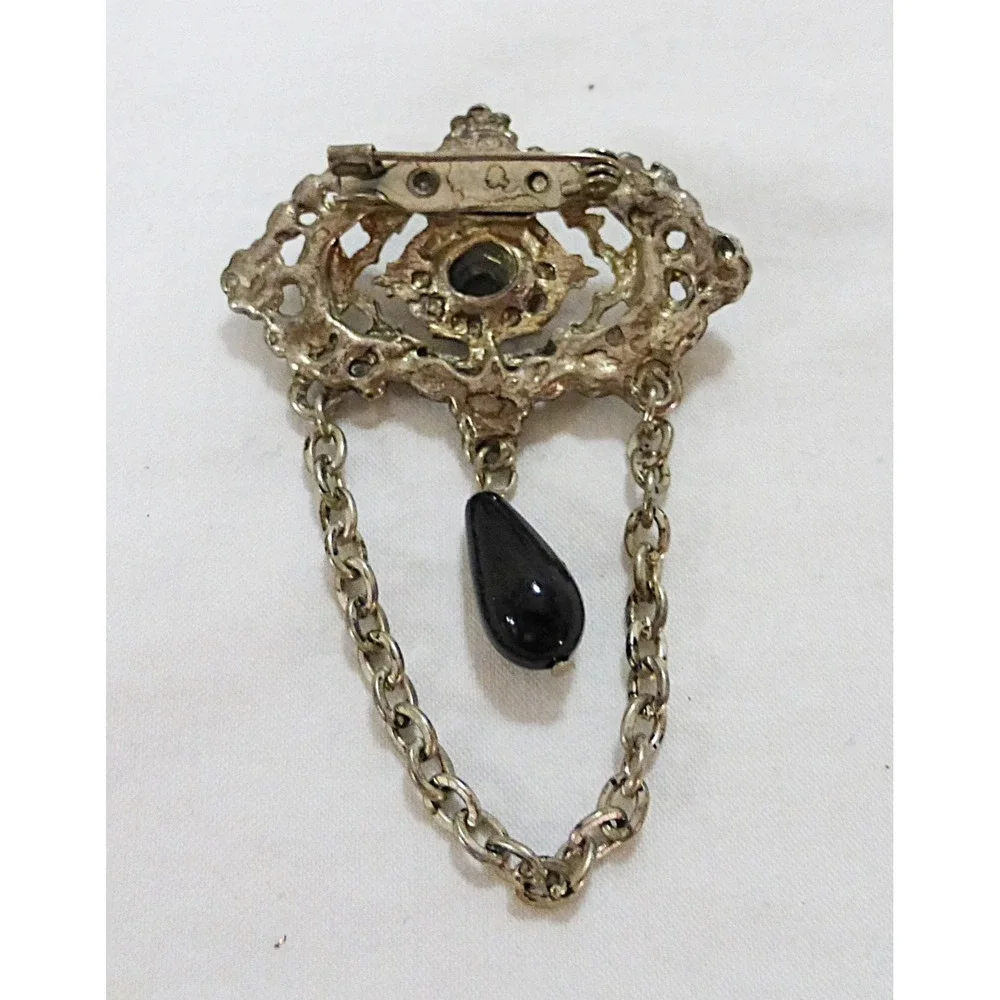 Vtg victorian style brooch pin with chain black stone metal florentine gold tone
